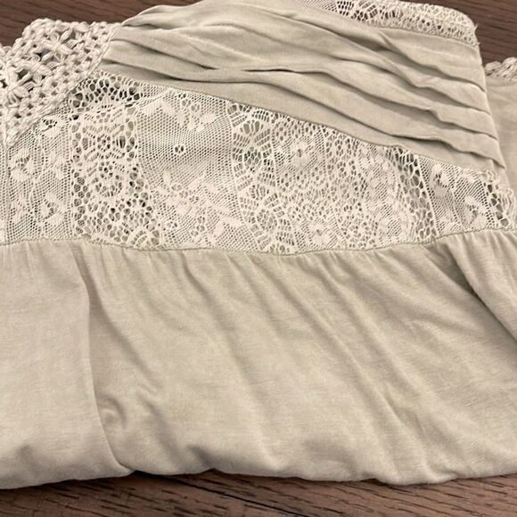 POL Sage Green Lace Tank Top with Keyhole - Picture 13 of 13